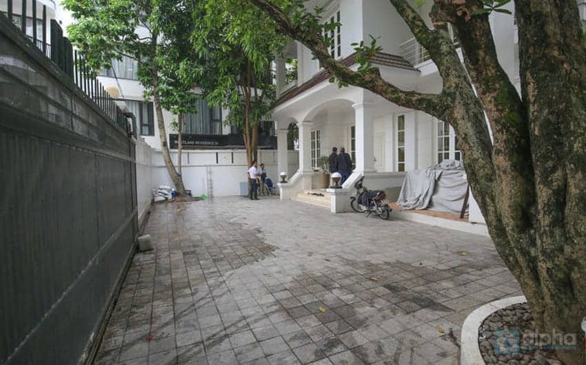 Furnished Garden Villa for rent in Tay Ho Central