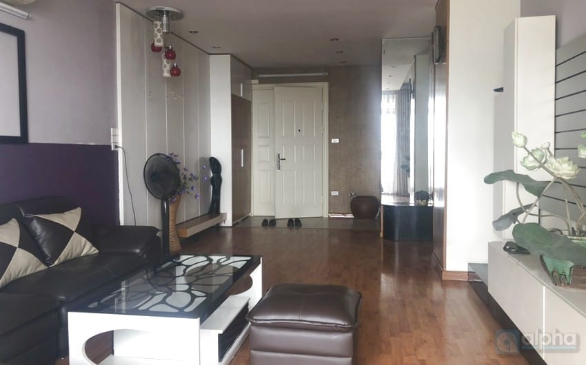 Three bedroom in Hoa Dao (713 Lac Long Quan) Building for lease