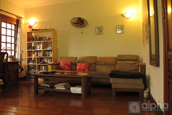 House for rent in Hoan Kiem, Ha Noi. Quiet and well furnished