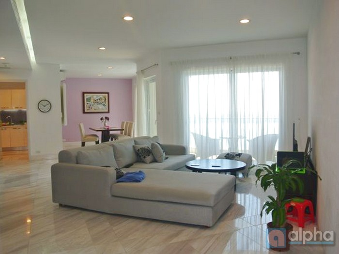03 bedrooms apartment in Golden Westlake. Lake view, furnished