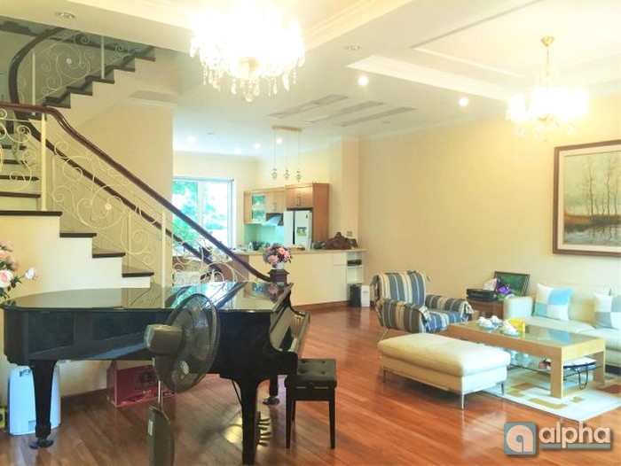 Brand new , 04 bedroom and modern style villa in Vinhomse Riverside