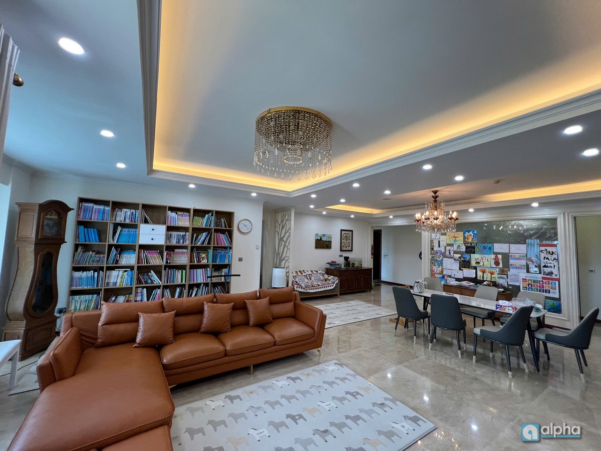 Super Luxury apartment for rent in Ciputra – 267m2