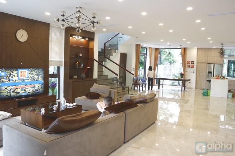 Charming 4 bedroom Detached Vinhomes Riverside Villa to rent