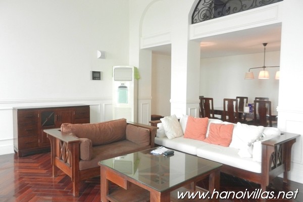 Three bedrooms apartment for rent in The Manor, Ha Noi, fully furnished, good price.