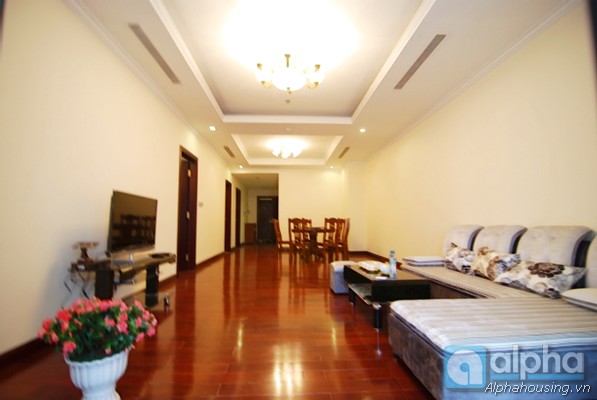 Căn hộ 2 phòng ngủ rộng cho thuê tại Royal City, Thanh Xuân