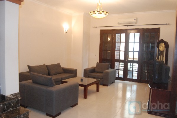 Quiet house rental in Dang Thai Mai Street, Tay Ho district