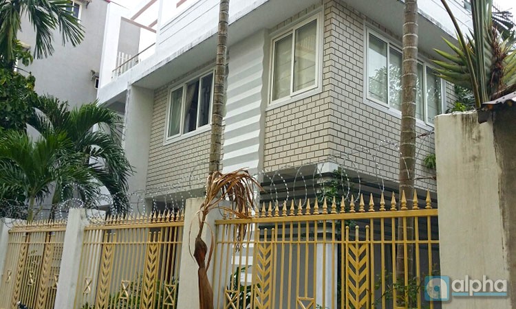 Cho thuê nhà với nội thất sang trọng tại Tây Hồ, Hà Nội.