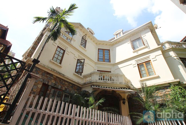 Perfect Villa rental in Tay Ho district, Hanoi, unique sunshiny design