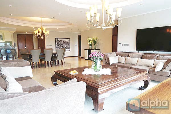 Cho thuê căn hộ diện tích rộng, nội thất hiện đại tại toà L Ciputra, Hà Nội