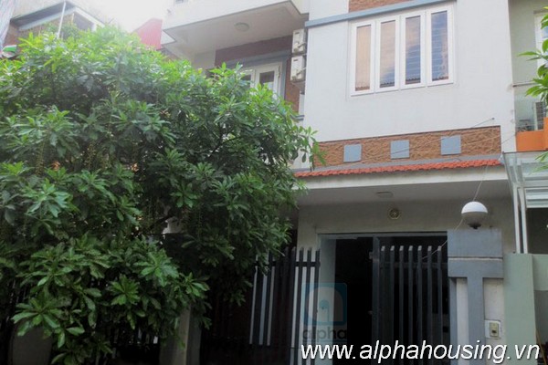 Cosy, 03 bedrooms house for rent in Ba Dinh, Ha Noi.
