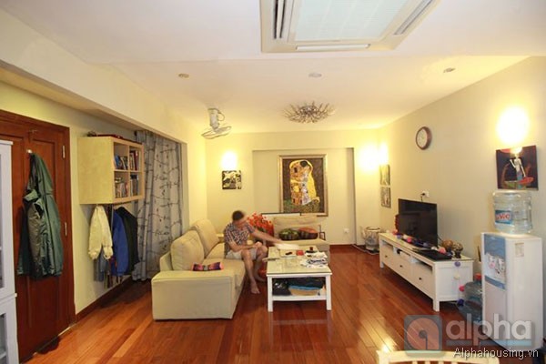 French Style apartment for rent in Hai Ba Trung, Ha Noi.