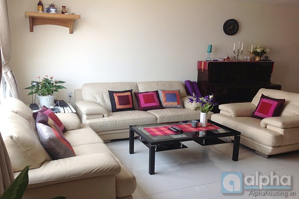 Modern 03 bedrooms apartment for rent in Cau Giay, Ha Noi, high floor and nice City view.