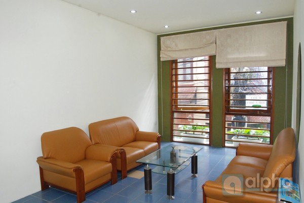 Nhà 3 phòng ngủ đầy đủ nội thất cho thuê tại Văn Cao, Ba Đình, Hà Nội