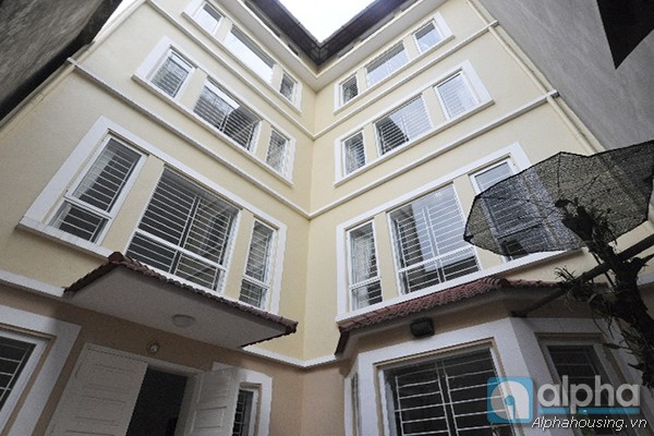 5 bedroom house for lease in Tay Ho area, Hanoi, Peaceful location