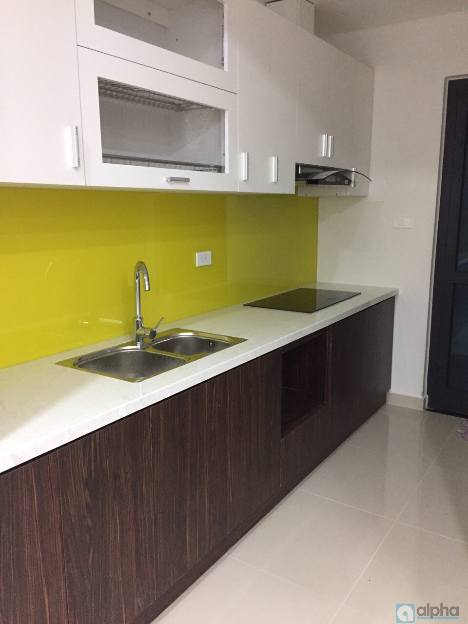 Cho thuê căn hộ 2 phòng nội thất cơ bản tại Goldmark City