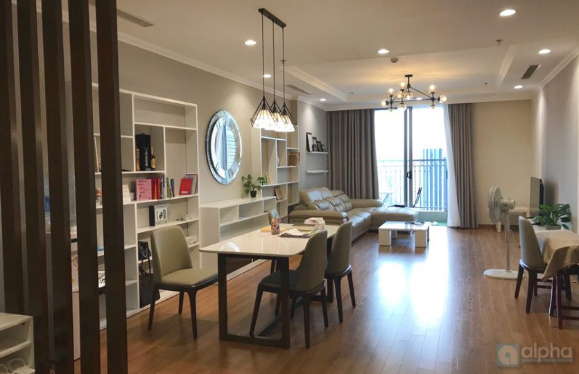 Vinhomes Nguyen Chi Thanh Luxury apartment 4 bedrooms to rent