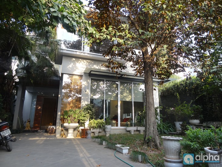 Modern house for lease in Tay Ho area, 5 bedrooms, car access