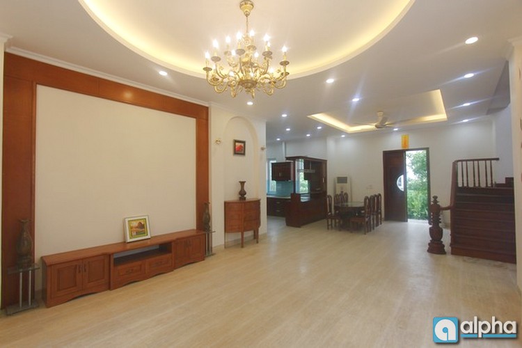 A Charming Spacious Villa for rent at Good Price in Vinhomes Riverside
