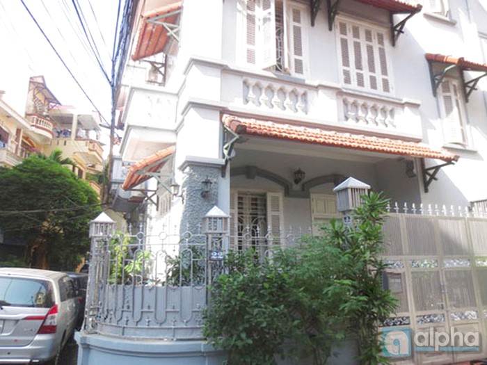 Rental house in Ba Dinh, Ha Noi. Three bedroom, spacious, furnished
