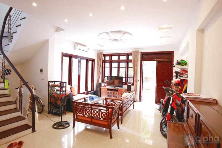 A Decent House with big yard for rent in Xuan Dieu area, Tay Ho, Hanoi