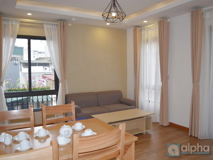 Brand new apartment in Hoan Kiem, Ha Noi. 02 bedrooms, nice balcony