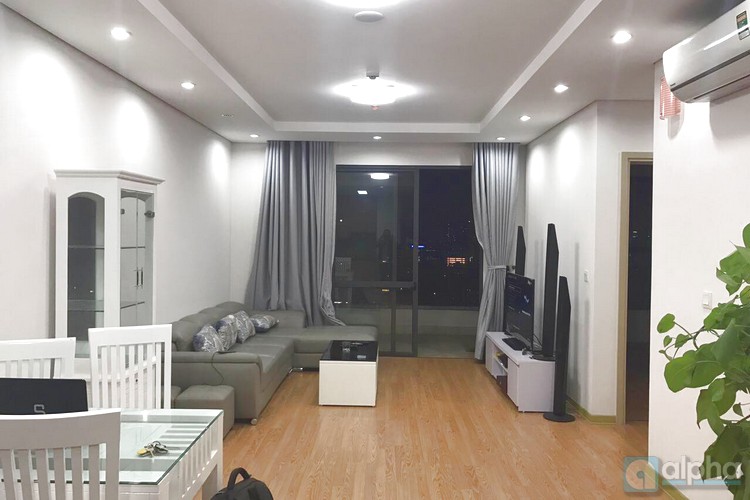 A nice and well priced 02 bedroom apartment in Ha Do Park View great view near Cau Giay Park.