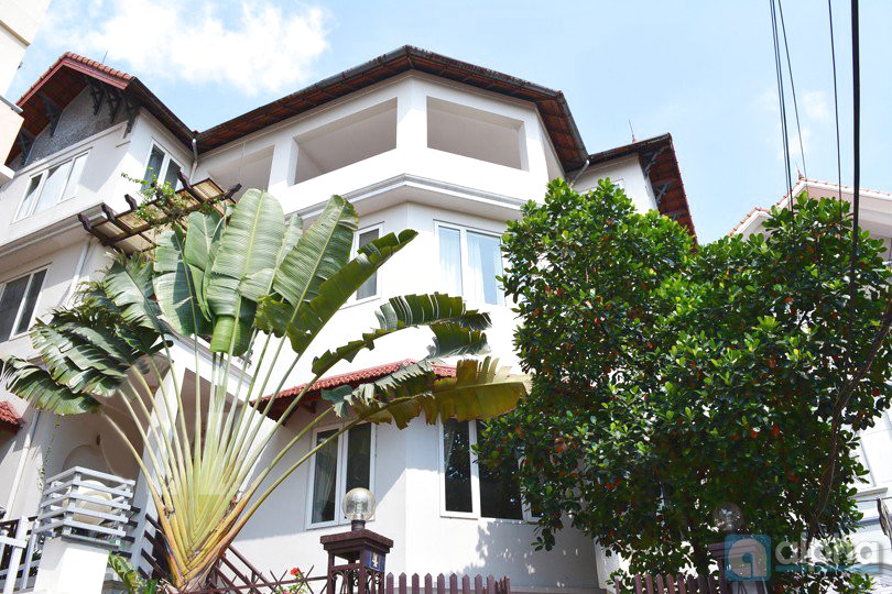 Nice villa for rent in Tay Ho with swimming pool and West Lake view