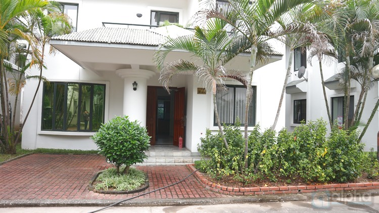 Beautiful Villa in a resort area, foot steps to the West Lake