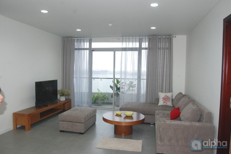 Modern 2-Bedroom apartment for Rent in Watermark with lake view