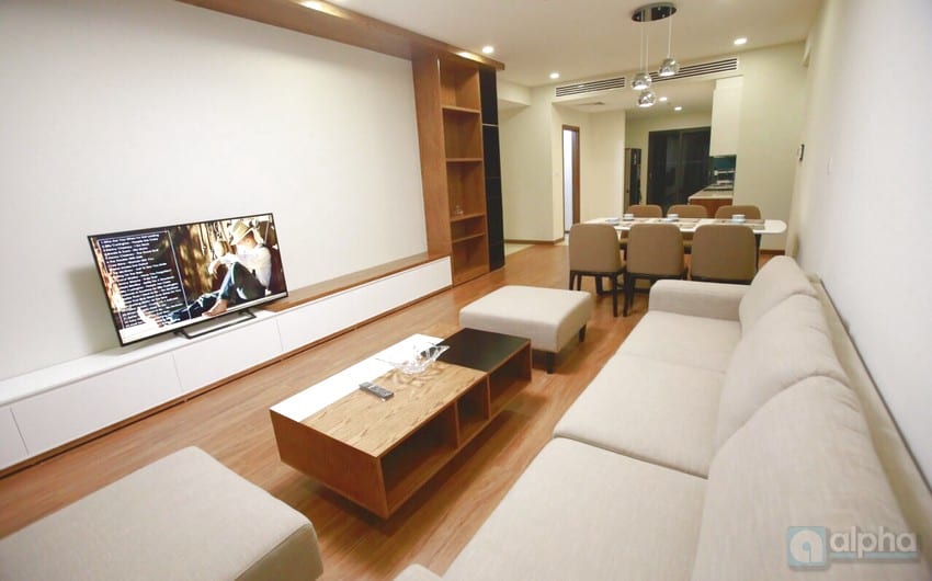 Spacious three bedroom apartment for rent in Discovery Complex