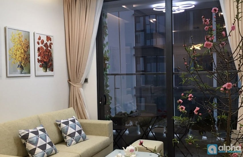 Serviced one bedroom apartment in Vinhomes Metropolis Lieu Giai