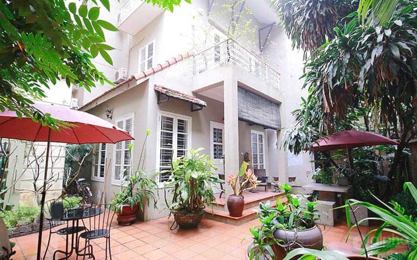 Nice furnished house with garden in Tay Ho area for rent