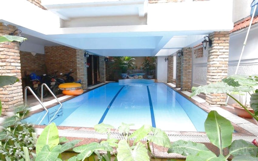 A luxury 4 bedroom house with swimming pool for lease in Xuan Dieu Street