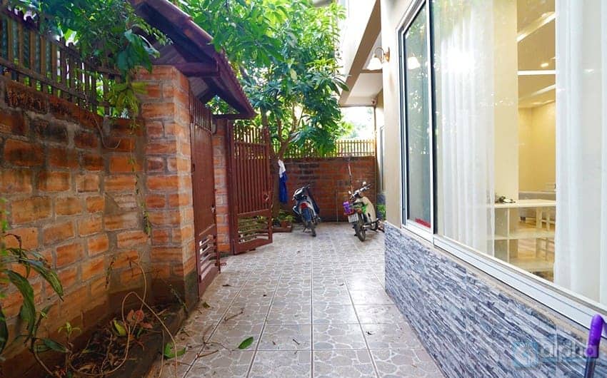 03 bedroom house with garden for rent in Tu Hoa street