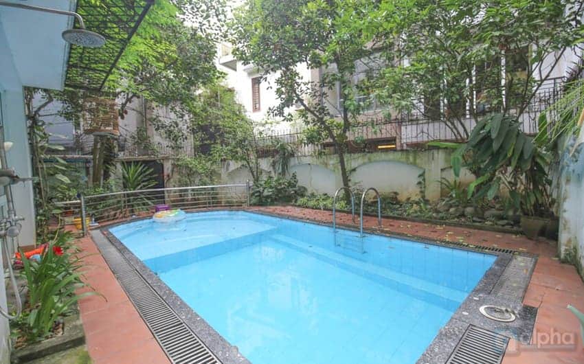 House with garden and swmimming pool for rent in Dang Thai Mai street