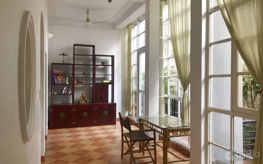 A Nice bright house with yard available for rent on Tu Hoa street, Tay Ho area