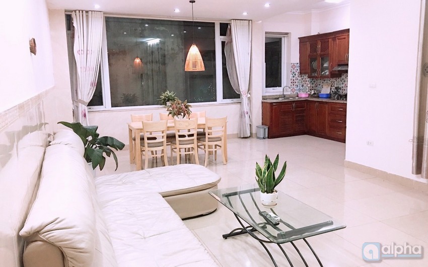 2 lovely bedroom apartment for rent in Au Co street, near Sheraton Hanoi Hotel