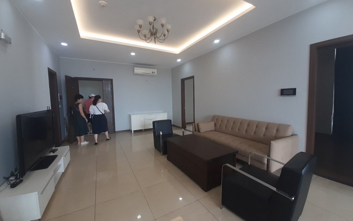 142sqm-3br apartment for rent in Trang An complex
