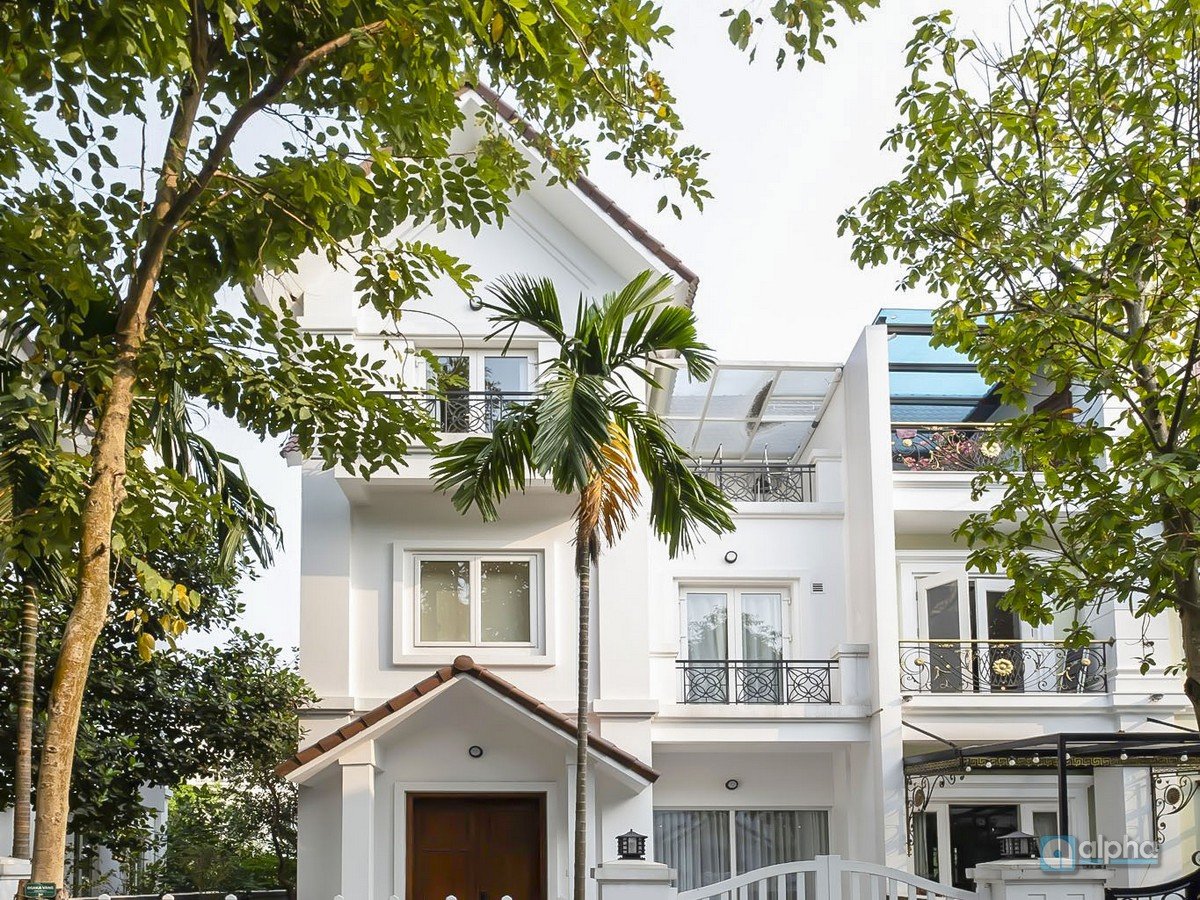 Cho thuê biệt thự sạch đẹp tại Vinhomes Riverside – Hà Nội