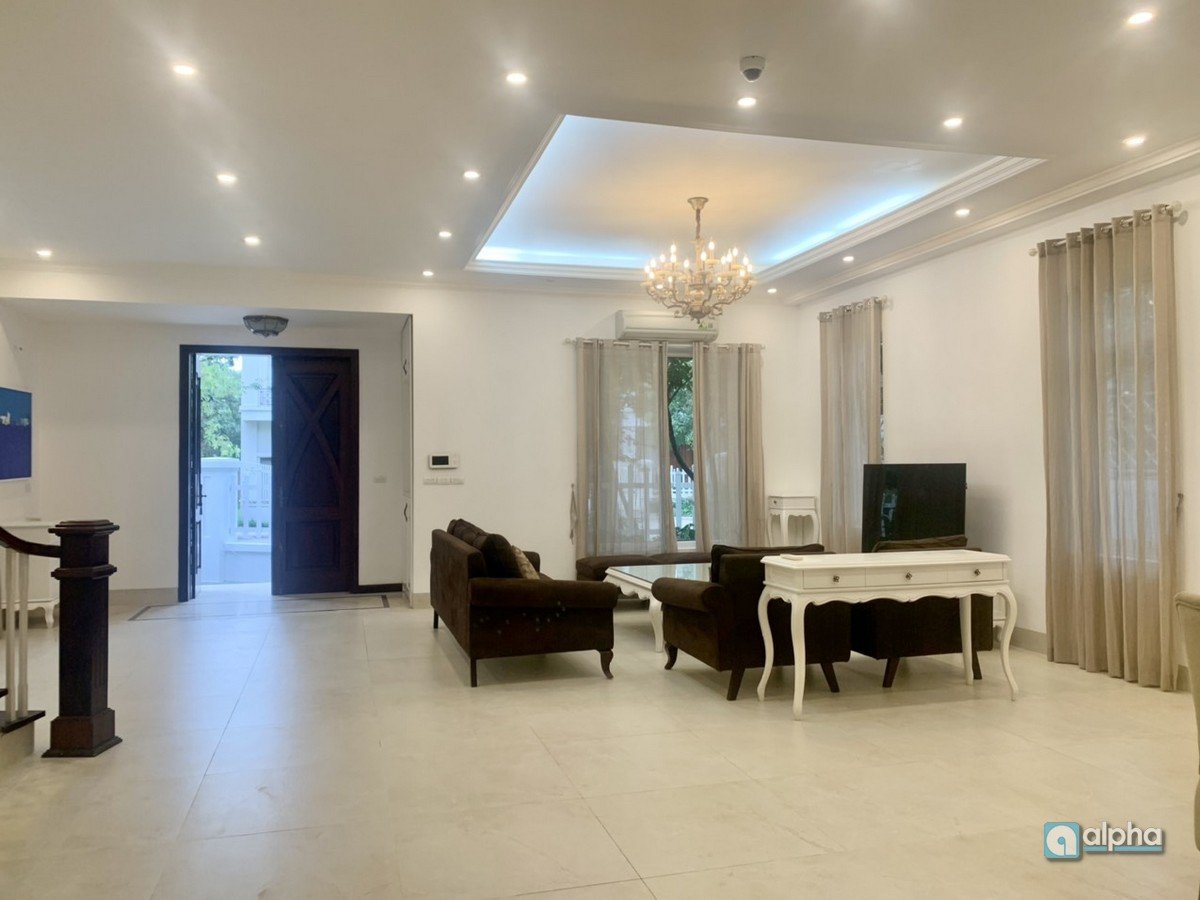 Anh Dao villa for lease in Vinhomes Riverside, 220sqm