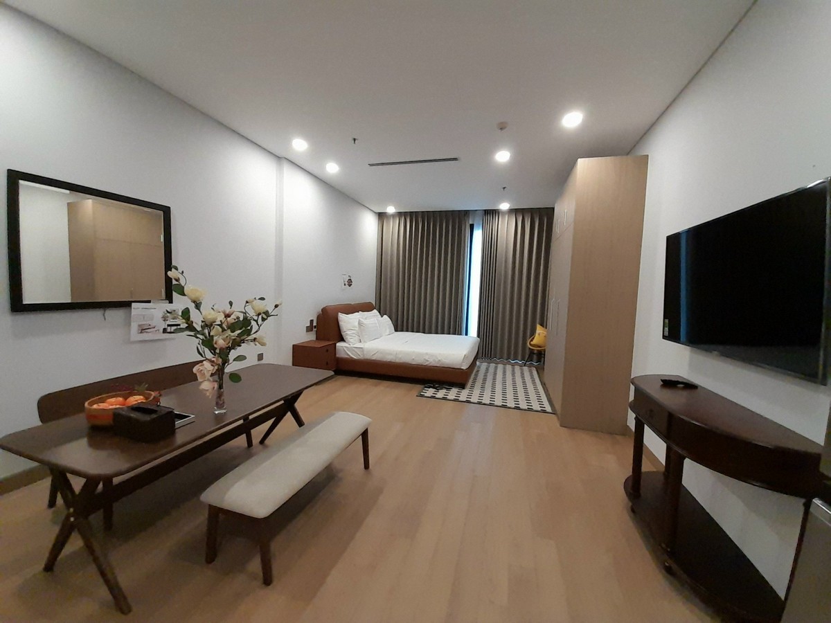 Studio Lancaster Luminaire apartment in Dong Da to rent