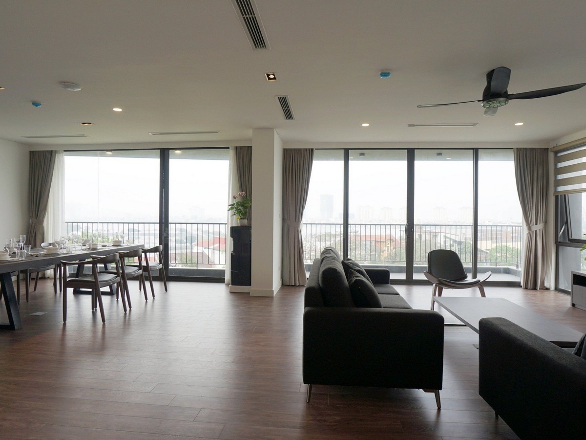 Duplex apartment in To Ngoc Van/ 300m2-3brs to rent