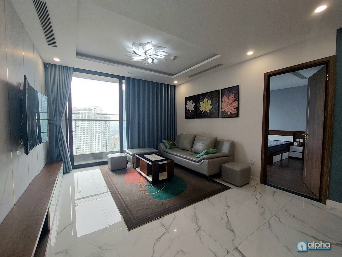 S6 apartment for rent in Sunshine City high-floor interior view.