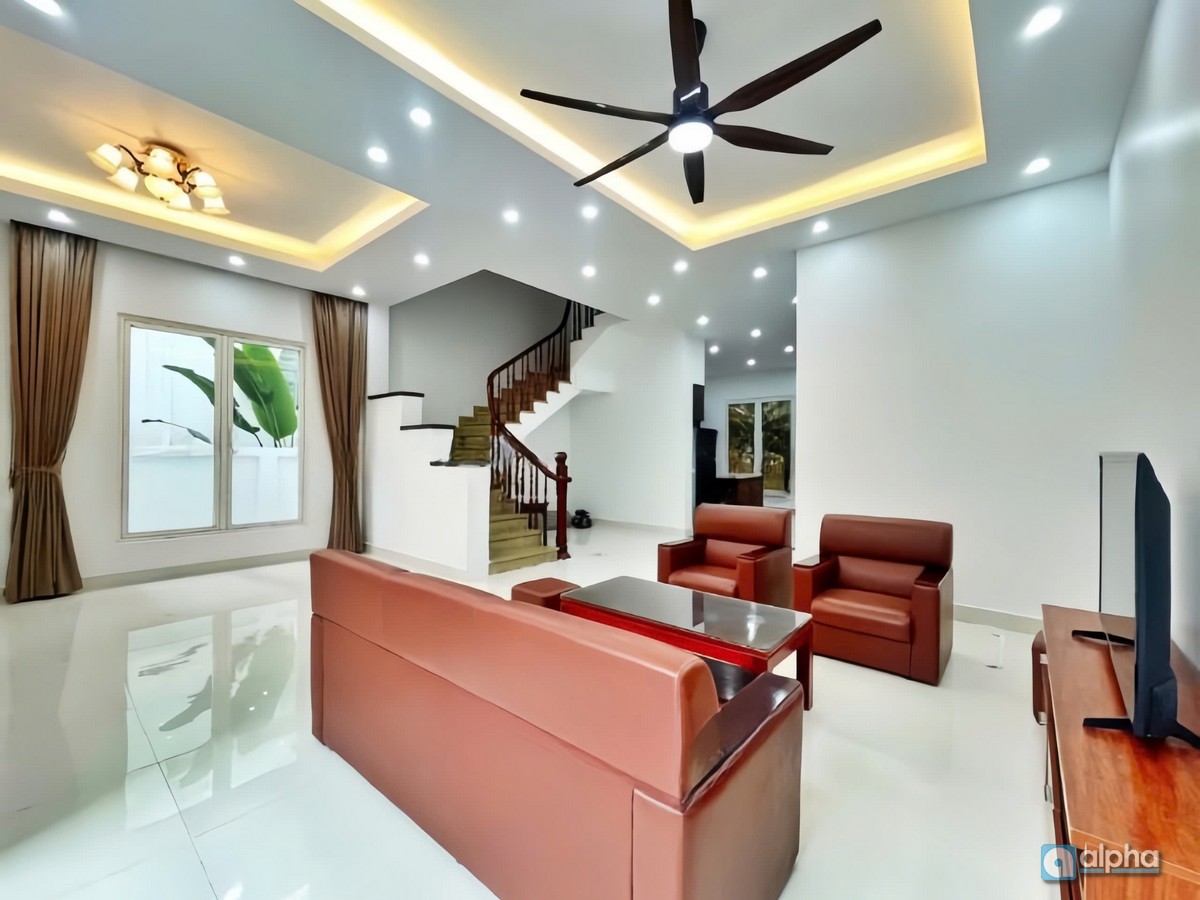 Biệt thự Vinhomes Riverside 4 phòng ngủ, nội thất tối giản, không gian tháng mát