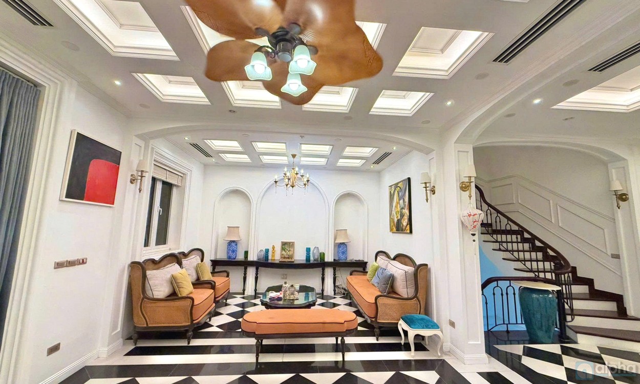 Cho thuê biệt thự song lập 4 phòng ngủ tại Vinhomes Riverside.