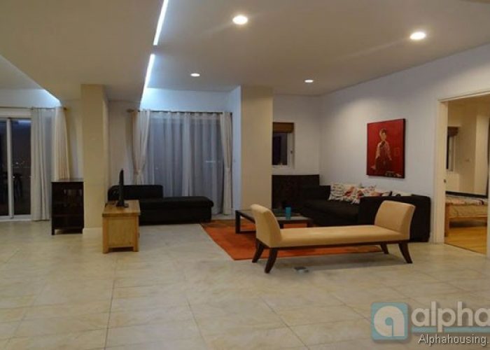 Luxury Golden Westlake apartment for rent with 3 bedrooms, High floor, Lake view