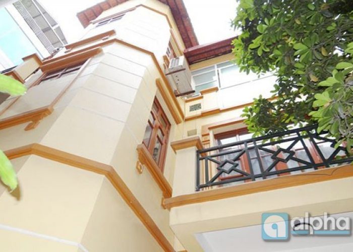 House for rent with 3 bedrooms, 3 bathrooms in Tay Ho