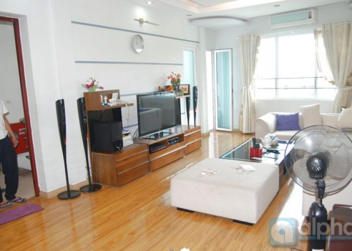 Service apartment for rent in Cau Giay area, three bedrooms and two bathrooms