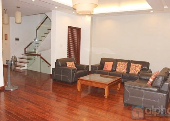 Well equipped and furnished villa in Tay Ho for rent, 04 bedrooms