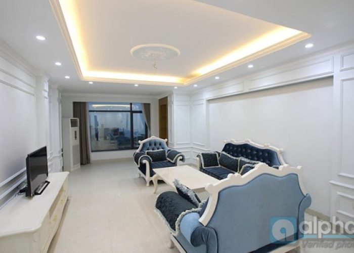 Stunning apartment for in Ba Dinh area, Hanoi, Luxurious furniture, top floor